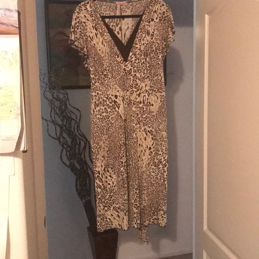 Leopard print flowing 👗  Stretchy dress